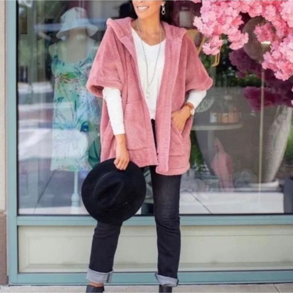CAbi Embrace fleece hoodie topper jacket in dusty rose pink mauve teddy coat EUC